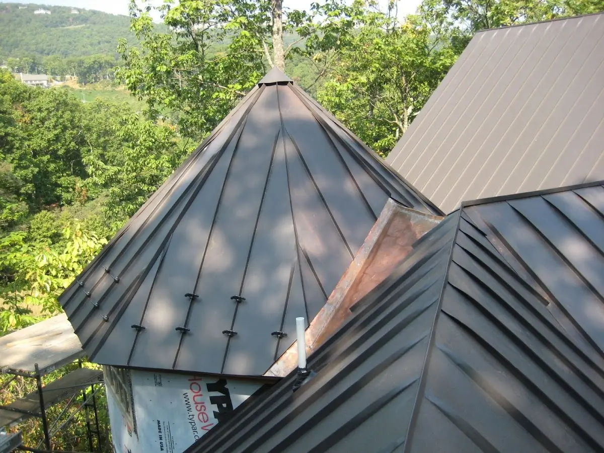 Professional Gutter Cleaning by Craftsman Roofing in Tyngsboro